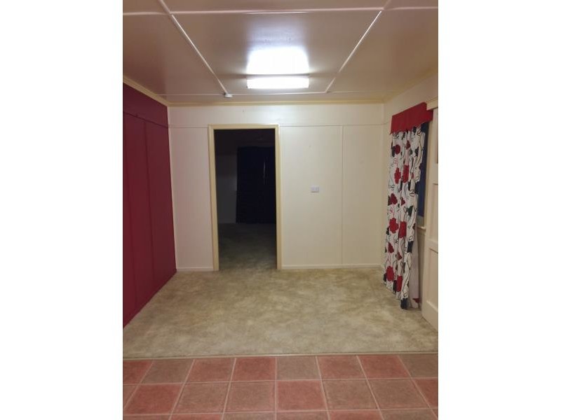 79 Main Street, Park Avenue QLD 4701